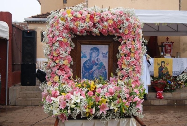 Multitudinaria procesión en honor a la Virgen del Perpetuo Socorro - Oasis FM 94.3