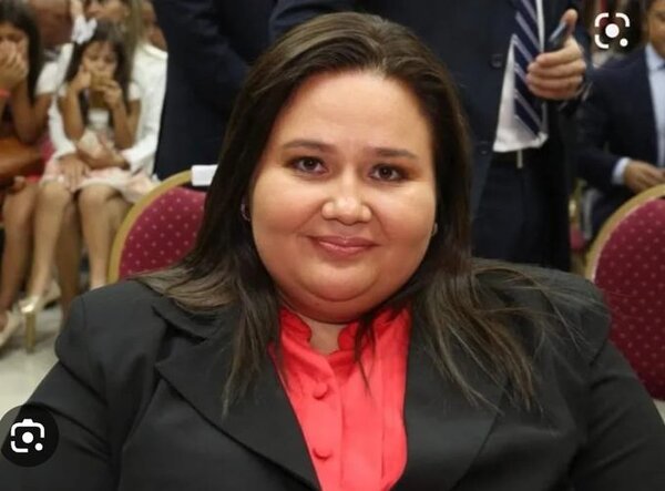 Empate en el Jurado, salva a jueza de suspensión, pero no de proceso