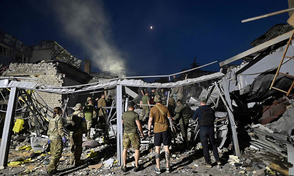 Al menos nueve muertos en bombardeo ruso contra un restaurante en Ucrania - OviedoPress