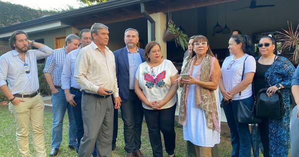 La Nación / Indefinición: opositores evaluarán este miércoles descartar o no a Blanca Ovelar