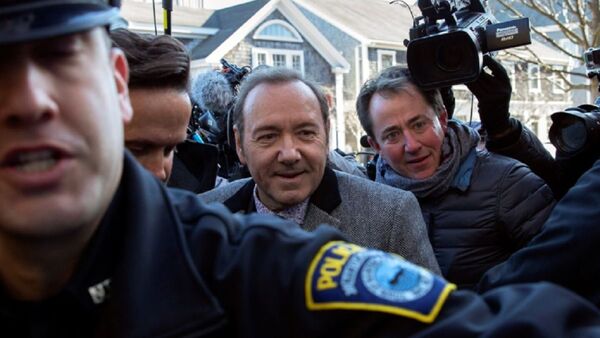 Kevin Spacey comparece ante la Justicia inglesa para ser juzgado por agresiones sexuales