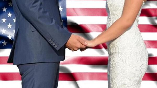 Las bodas falsas son un negoción en Florida