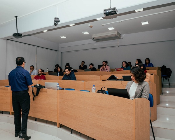 Jornada con especialistas en innovación en la Universidad Americana | Columnas | 5Días