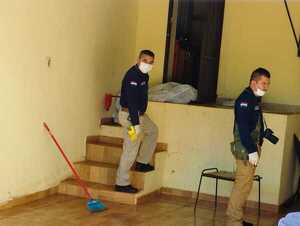 Hallan muerta a una mujer en la puerta de su casa - La Clave