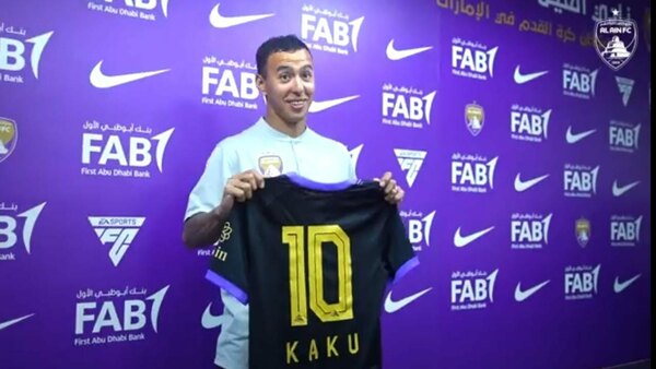 "Kaku" Romero Gamarra fue presentado como el nuevo "10" del Al Ain