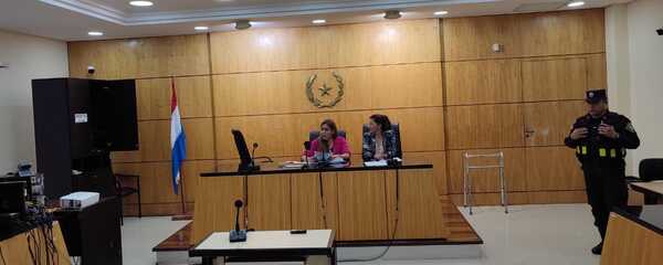 "Aplazan nuevamente el juicio contra exfuncionaria municipal por séptima vez consecutiva
