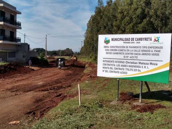Obras de empedrados y mejoras de caminos rurales en el distrito de Cambyretá