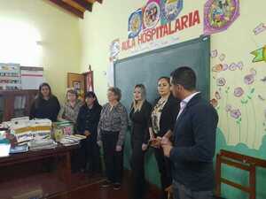 Filial Itapúa de la Sociedad de Escritores del Paraguay entrega lote de libros en conmemoración del Día del Libro Paraguayo