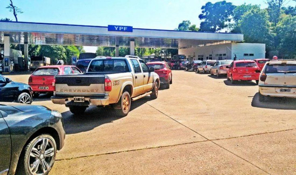 Se podría regular la venta de combustible en Puerto Yguazú - La Clave