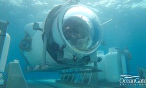 Recuperan del océano los restos del titan.