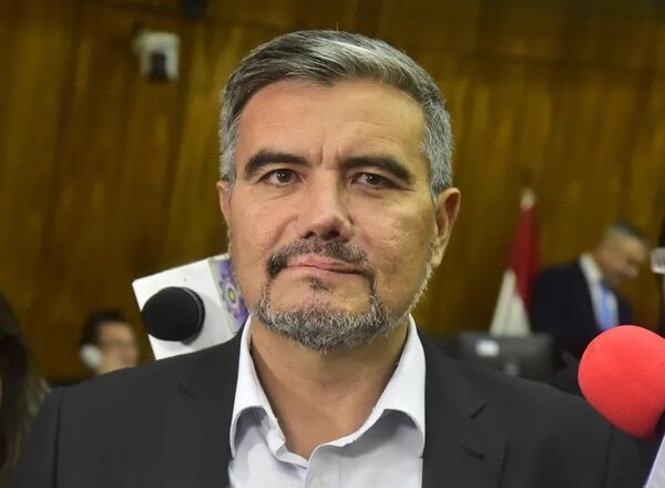 Édgar Acosta pide patriotismo a nuevos parlamentarios - Política - ABC Color