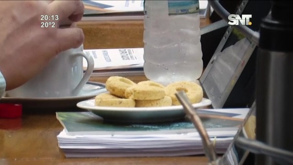 Desayuno parlamentario: ¿Sabe lo que comen los diputados? - SNT