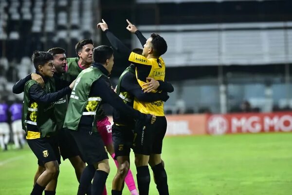 Guaraní vs. Huracán: El aurinegro gana el grupo y va a octavos - Fútbol - ABC Color