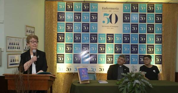 La Nación / Enfermera narra en libro su vida: “Mi misión, un regalo de Dios”