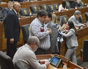 Aprueban indemnizar a estibadores “marítimos” - Política - ABC Color