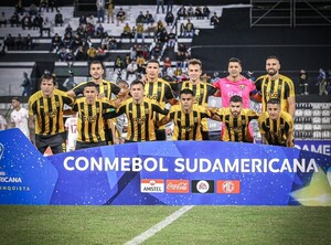 Guaraní clasifica a octavos de final tras vencer al Atlético Huracán - trece