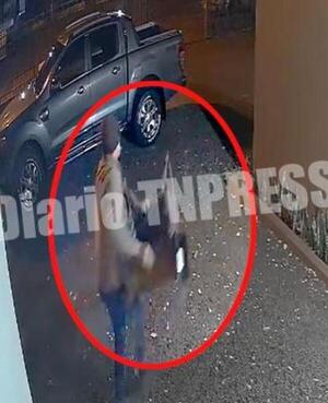 Inseguridad en Santa Rita: ladrón hurta un brasero y es captado por circuito cerrado – Diario TNPRESS
