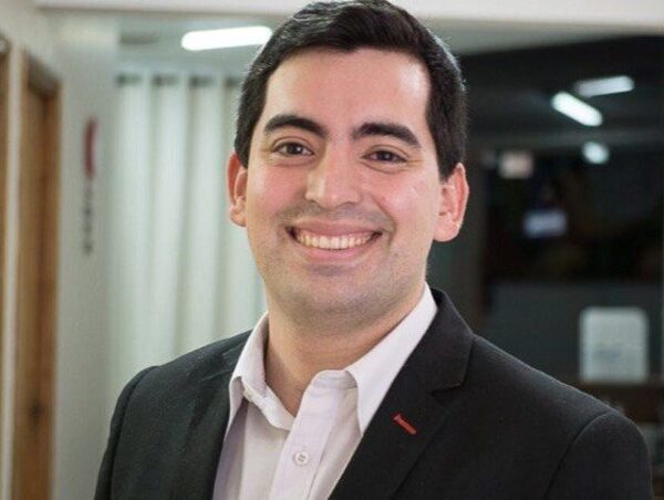 Médico niega haber emitido certificado falso a GD y cuestiona a Pablo Lemir · Radio Monumental 1080 AM