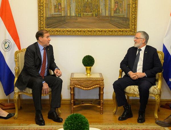 Canciller aborda aspectos de la agenda bilateral con embajador del Brasil - .::Agencia IP::.
