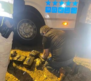 Interceptan medicamentos paraguayos que eran transportados a Bolivia  - Policiales - ABC Color