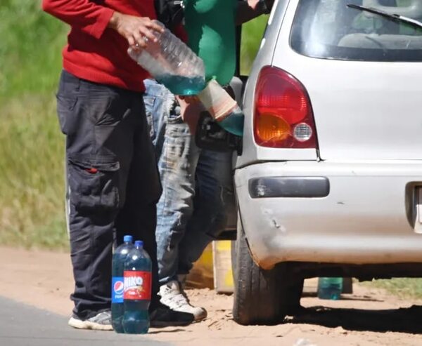 Al mes, ingresan a nuestro país 100 millones de litros de combustibles de contrabando, según Apesa