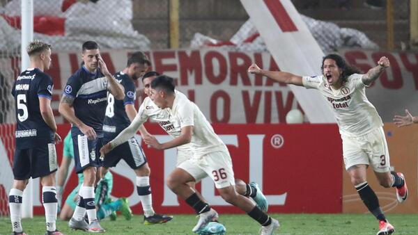 Bochornoso final en Universitario-Gimnasia