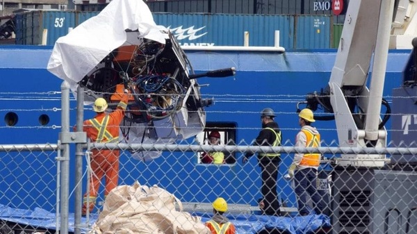 Hallan posibles restos humanos entre las partes recuperadas del sumergible TITÁN | 1000 Noticias