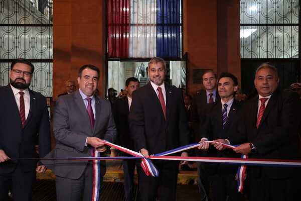 Obras costaron G. 3.000 millones: Mario Abdo inauguró restauración de sede ministerial y destacó labor de Llamosas - MarketData