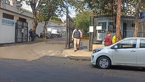 Funcionario de la Essap denunciado por acoso sexual puso su cargo a disposición  - Nacionales - ABC Color