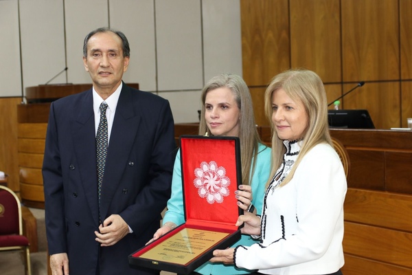 En el Senado rinden homenaje a al ex vicepresidente Óscar Denis