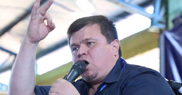 La Nación / Dionisio Amarilla arremete contra los “indignados” por su postura