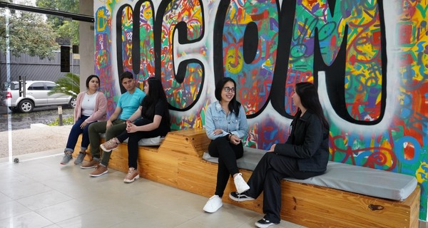 La UCOM lanza 50 becas universitarias para jóvenes