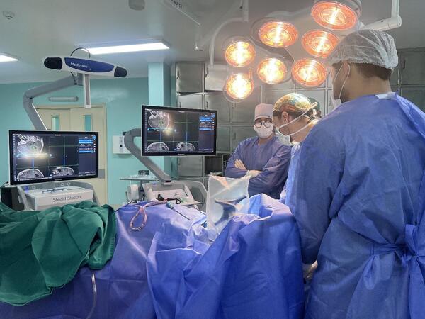 Pediátrico Acosta Ñu pone en funcionamiento primer neuronavegador del sistema de salud pública - .::Agencia IP::.