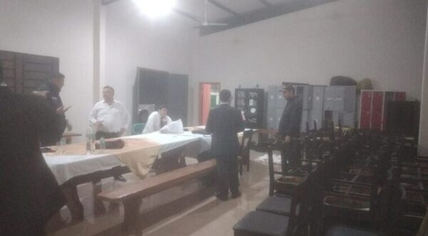 Masones fueron asaltados y llaveados en el baño - Noticiero Paraguay