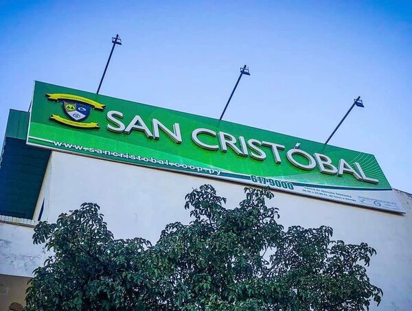 Exsocios de la cooperativa San Cristóbal exigen la devolución de sus aportes · Radio Monumental 1080 AM