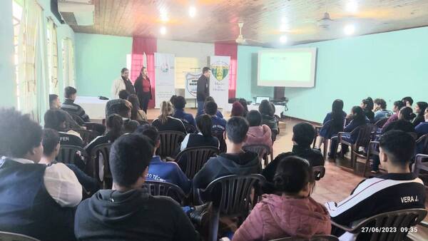GOBERNACIÓN CONTINÚA BRINDANDO CHARLAS SOBRE “ALCOHOLISMO Y DROGADICCIÓN” EN INSTITUCIONES EDUCATIVAS