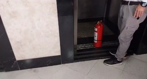 Diario HOY | Cortocircuito causó susto en ascensor del Congreso
