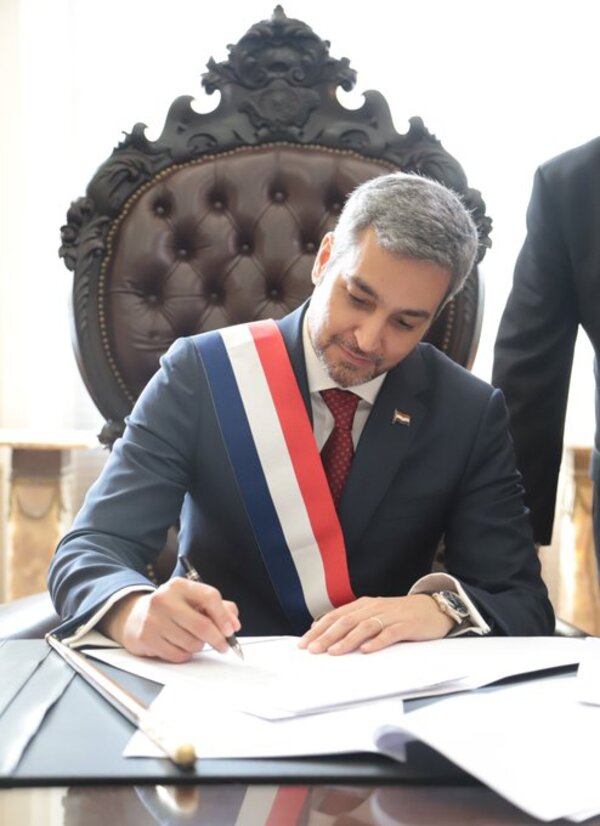 Marito decreta aumento del salario mínimo en G. 130.000