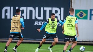 Luis Suárez recibe el aval del Gremio para tratarse su rodilla en España