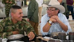 Encuesta: apoyo a presidente Petro cae en picada en Colombia