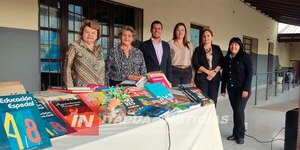 EL ABOG. DIEGO AQUINO PARTICIPÓ DE DONACIÓN DE MÁS DE 500 LIBROS EN ENCARNACIÓN - Itapúa Noticias