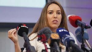 Francisco recibió a la esposa del periodista Julian Assange - .::Agencia IP::.