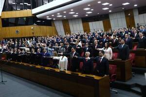 Ya juraron los nuevos diputados estirando la mano y prometiendo responsabilidad