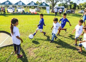 Fútbol con valores llega al Barrio San Francisco de Asunción