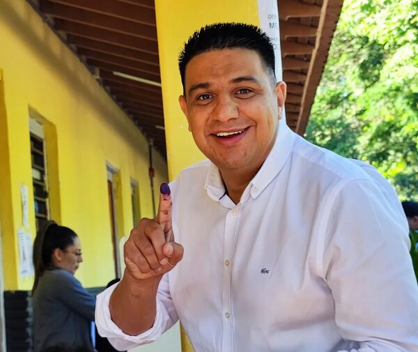 Hugo Meza: 'No podemos seguir jugando con el estómago de nuestros niños'