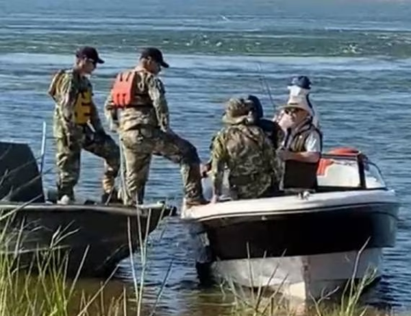 Pescadores habrían forzado a rescate de agente naval en costa argentina