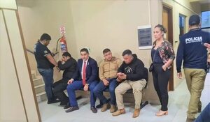 Imputan y piden prisión para expolicía y su gavilla por robo agravado ocurrido en casa del concejal en Escobar - Policiales - ABC Color