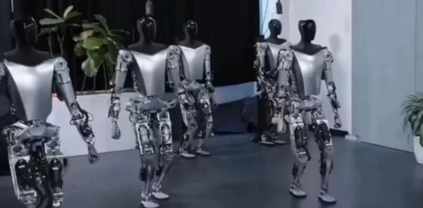 Tesla mostrar谩 su robot humanoide Optimus en la Conferencia Mundial de IA de Shangh谩i - Revista PLUS