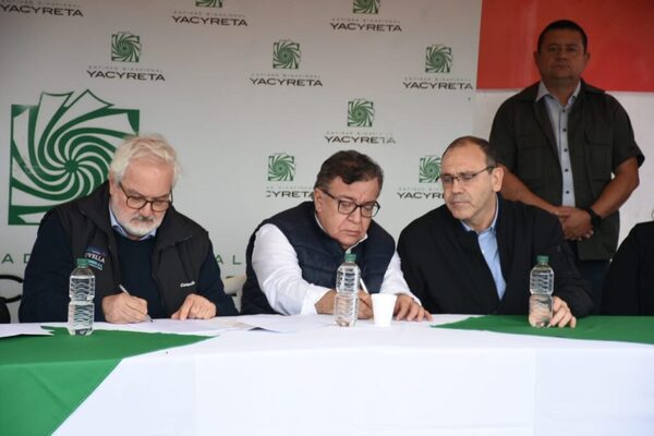 Obreros de Aña Cuá firman contrato colectivo de trabajo - .::Agencia IP::.