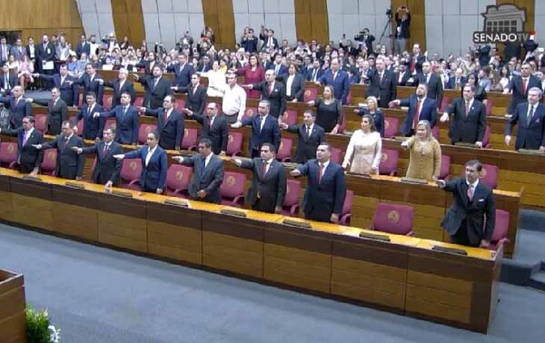 Nuevos senadores toman posesión de sus bancas tras juramento – Prensa 5